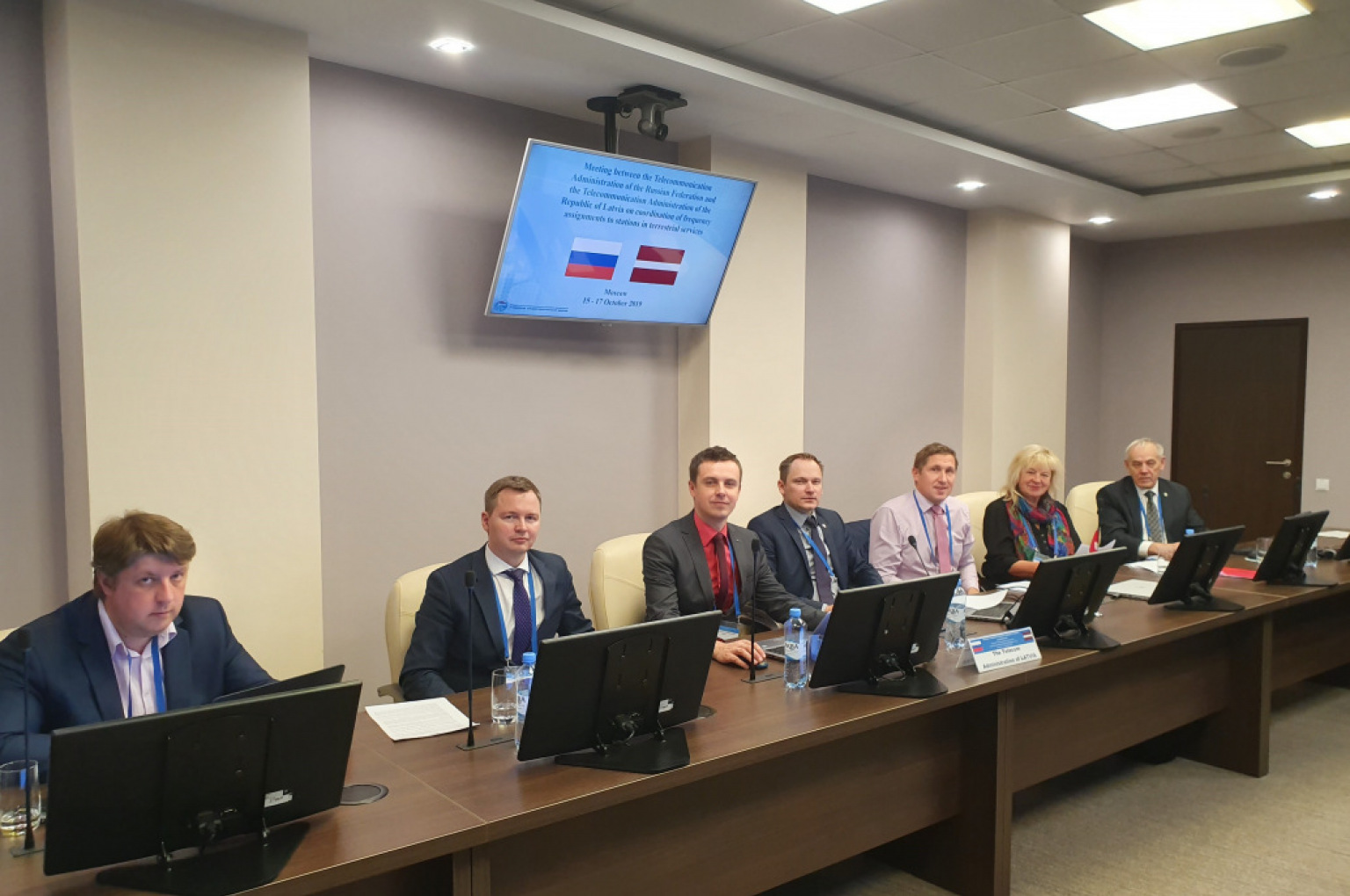 2019. gada 15. līdz 17. oktobrī Maskavā norisinājās Latvijas un Krievijas starpvalstu sakaru administrāciju sarunas par radiofrekvenču koordināciju pierobežā.  Latviju pārstāvēja VAS “Elektroniskie sakari” un Latvijas Republikas Satiksmes ministrijas Sakaru departamenta pārstāvji.